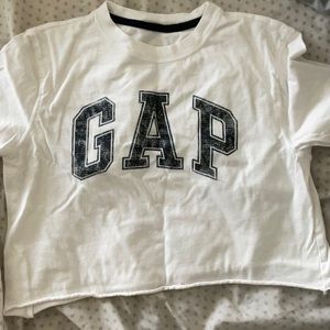 pre cropped GAP short sleeve t shirt
